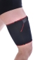 Preview: Durch den Klettverschluss läßt sich die Oberschenkelbandage Pro mit Noppen ideal an den Oberschenkel anpassen.